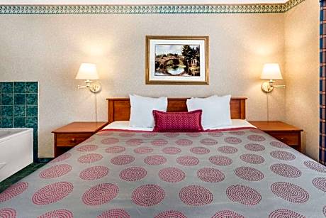 One-Bedroom King Suite with Sofa Bed - Non-Smoking