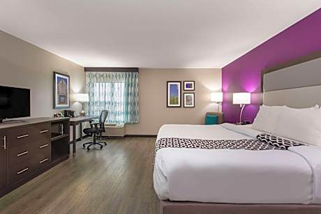 Two-Room King Suite - Mobility Access/Non-Smoking