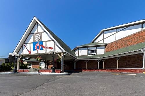 Motel 6-Trenton, ON