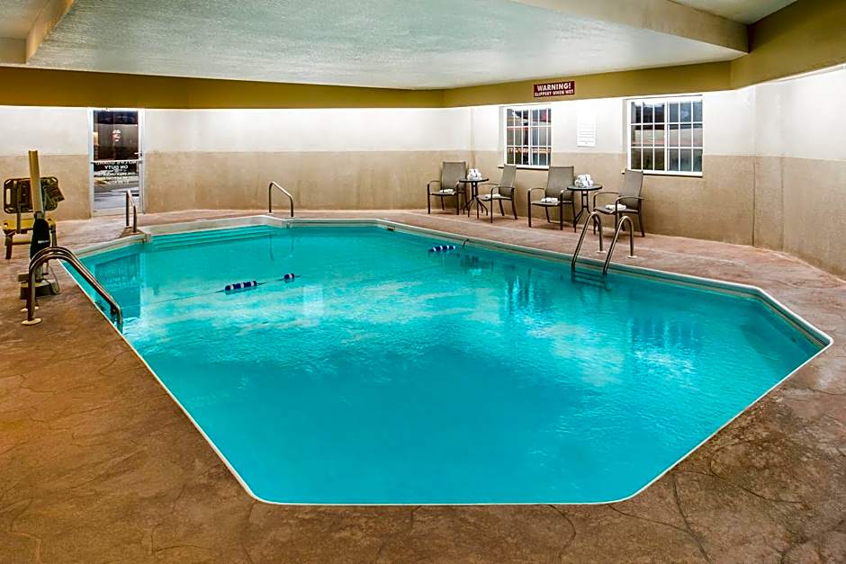 Super 8 by Wyndham Altoona