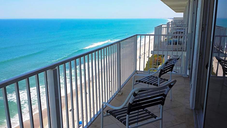 Radisson Suite Hotel Oceanfront