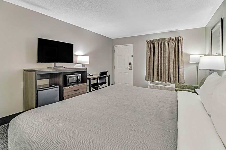 Quality Inn - White House