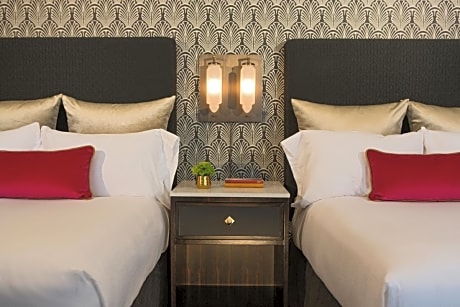 One-Bedroom King Suite with Tub - Mobility Accessible