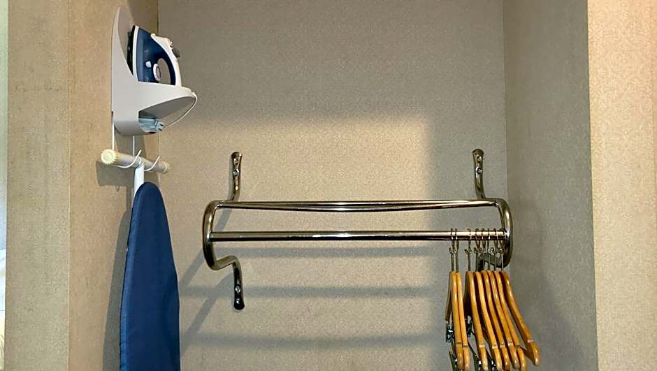 Magnuson Hotel West Liberty