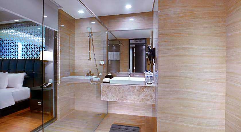 The Alana Hotel and Convention Center  Solo by ASTON