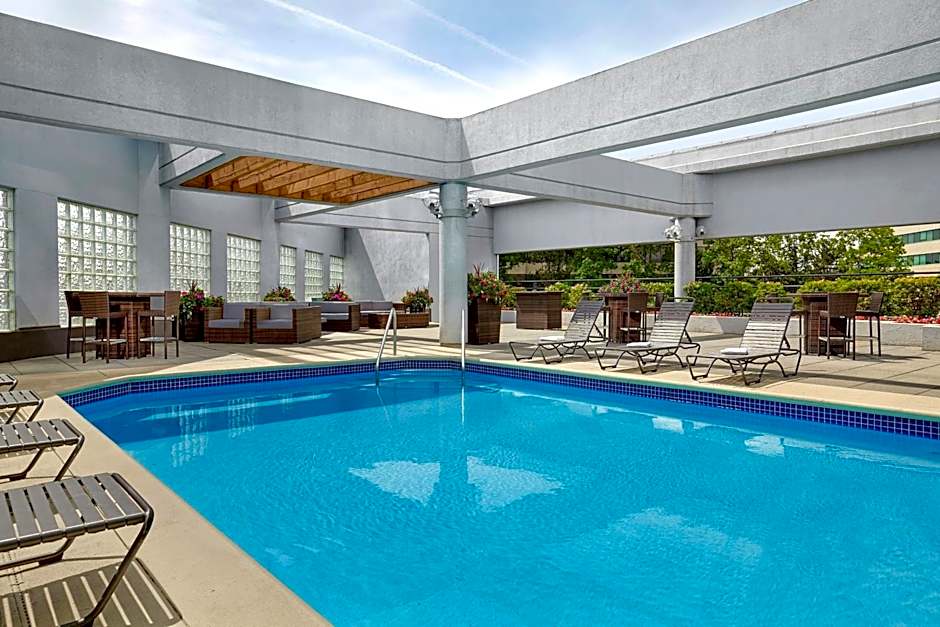 Sheraton Vancouver Guildford Hotel