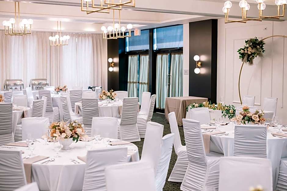 Courtyard by Marriott Calgary South