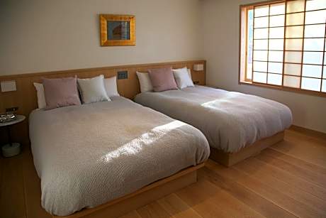 Deluxe Suite with Spa Bath
