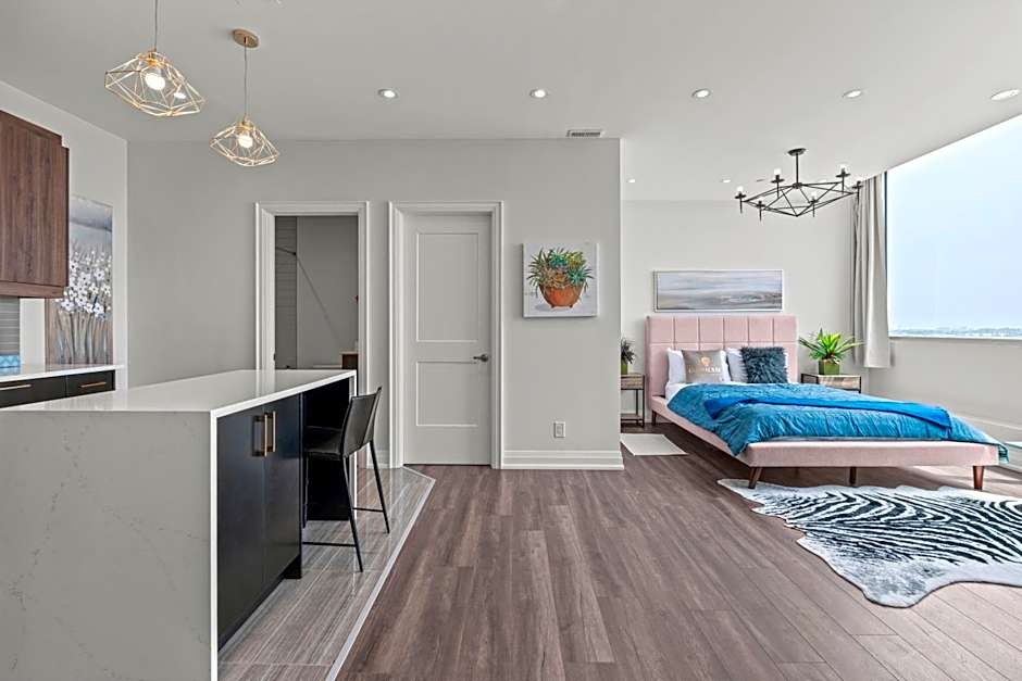 Bright Suites Finch West steps to Metro by hotel DUKE