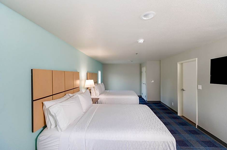 Candlewood Suites Ontario Convention Center