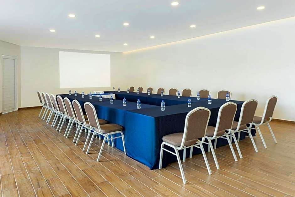 Courtyard by Marriott Puebla Las Animas