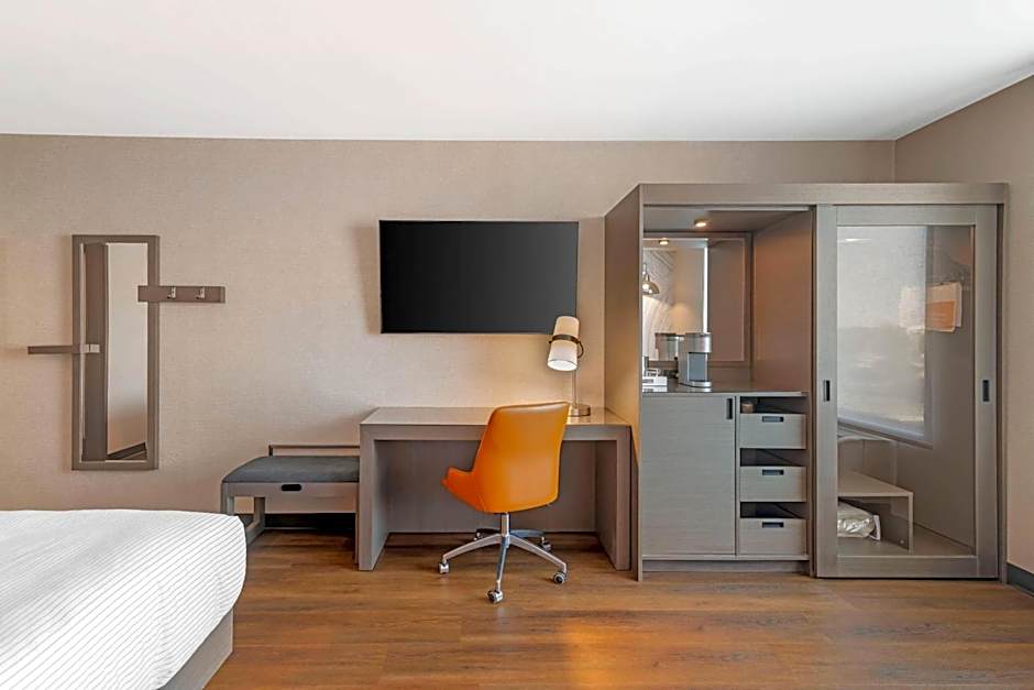 Cambria Hotel & Suites Plymouth