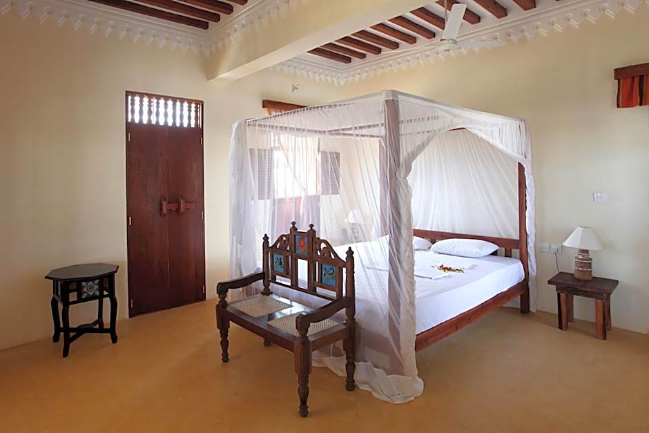 Photo 1 of 12 of 1 King Bed Suite, Sea View