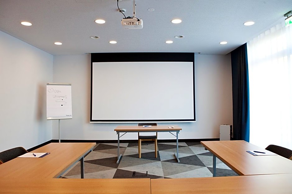 Holiday Inn Express Frankfurt Airport - Raunheim By IHG