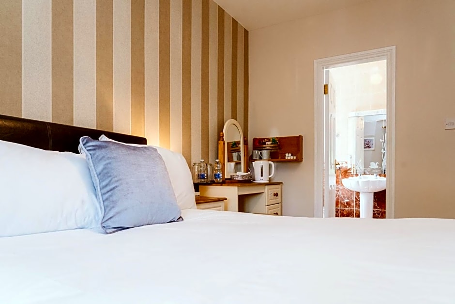 Plougastel House B&B