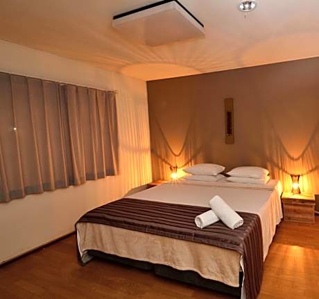 Room 203 Triple Room with Shower and Toilet