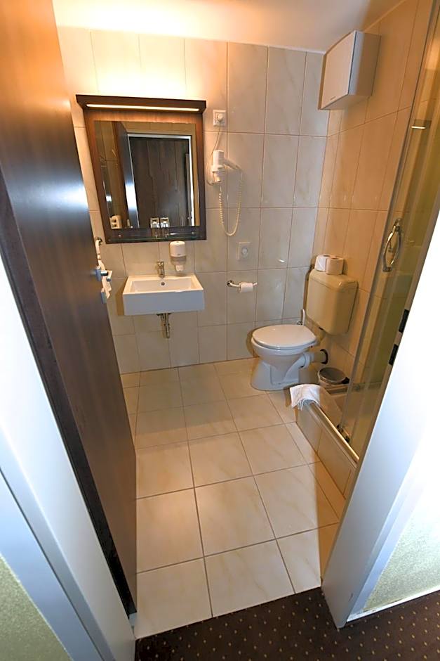 Jade Hotel-Ezüsthíd Hotel