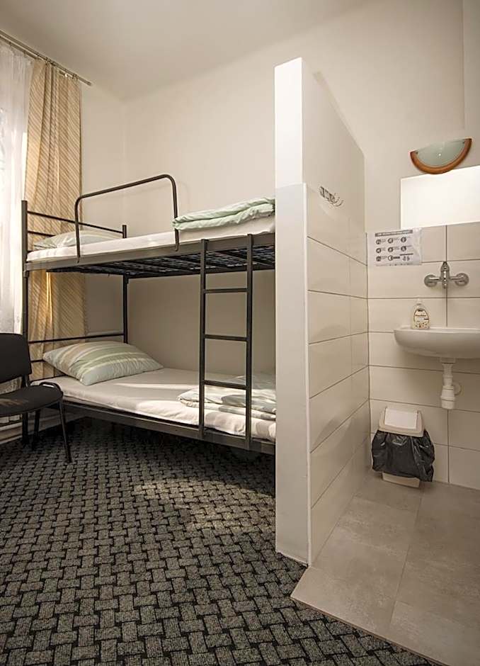 Noclegi PODZAMCZE PTTK