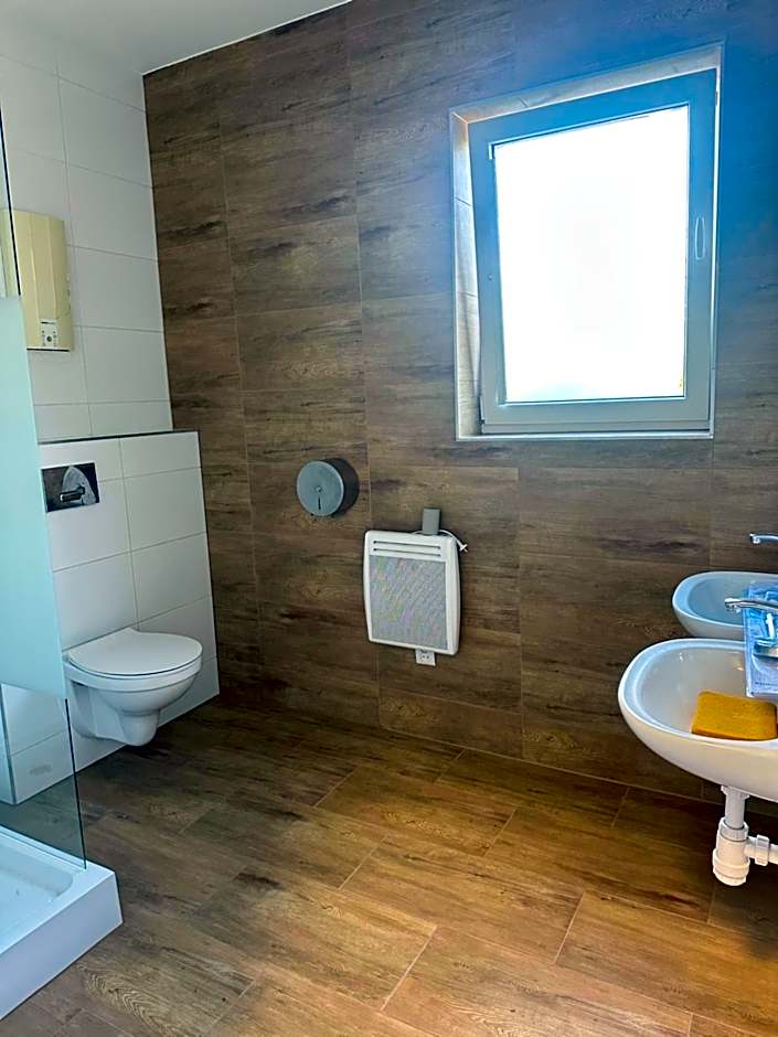 HGS Home Noclegi Pracownicze Parking , Łazienki