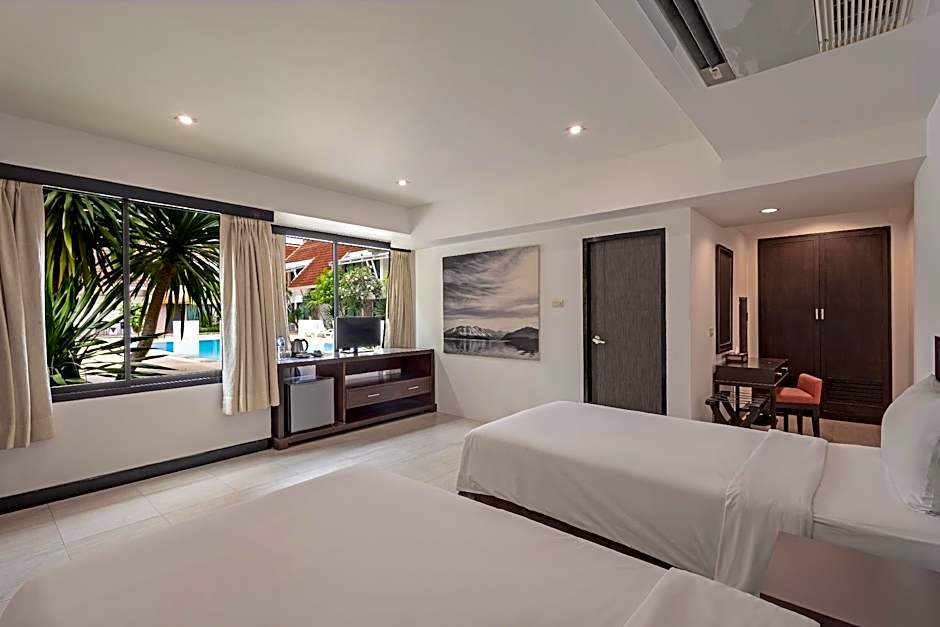 Tropicana Hotel (SHA Extra Plus)