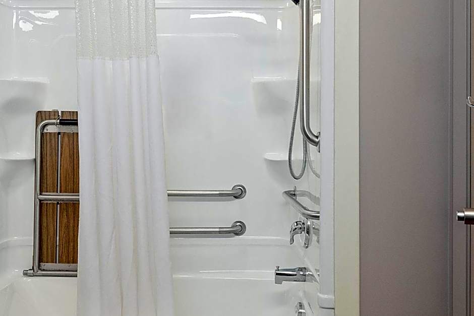 Prairie Crest Medicine Hat by IHG