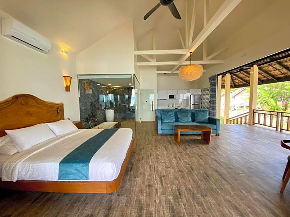Photo 1 of 20 of Villa, Beachfront