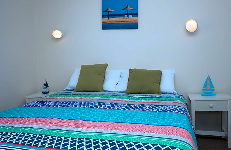 Merrima Court Holidays