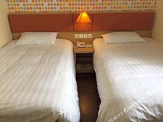 Home Inn (Ningbo Railway Station Daqingqiao Metro Station)