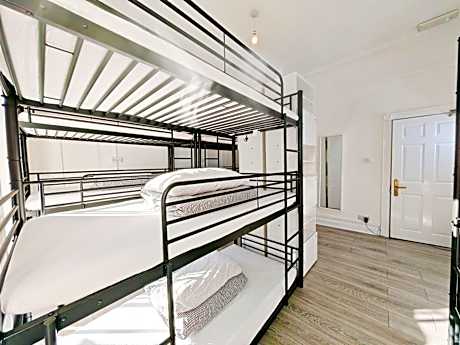 Bed in 12-Bed Mixed Dormitory Room