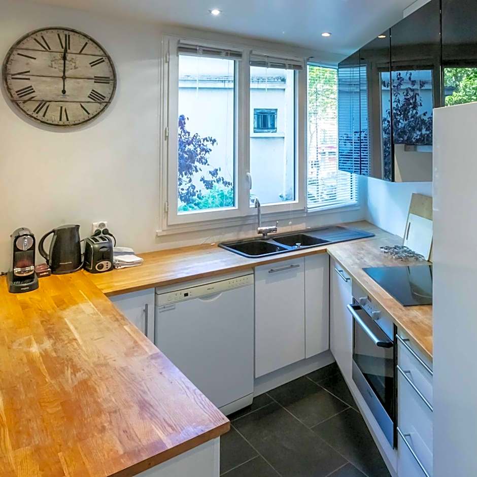 Paris City - Spacious 3 rooms flat for families - 3 minutes from metro station