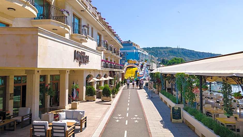 Mistral Balchik