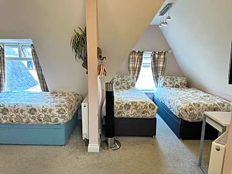 Quadruple Room with Bathroom