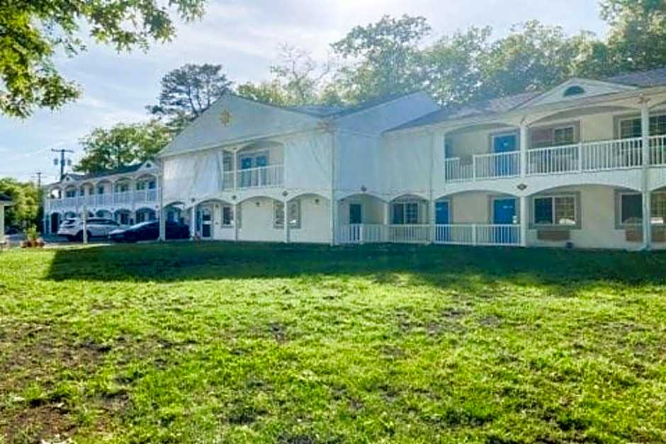 Studio Inn and Suites