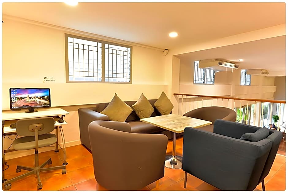 Ratchadamnoen Residence