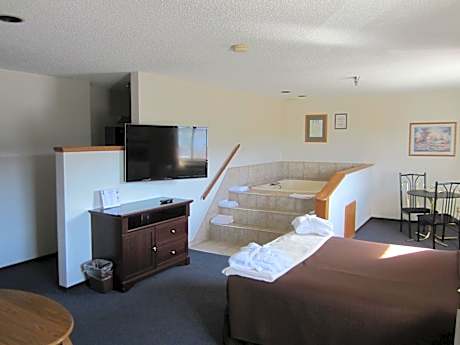 King Suite - Non-Smoking