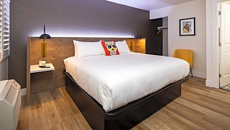 1 Full Bed Accessible Non-smoking