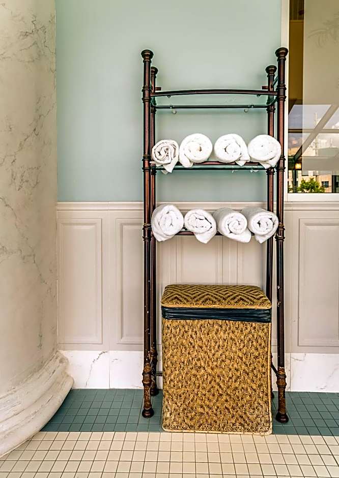 Monte Carlo Inn & Suites Downtown Markham