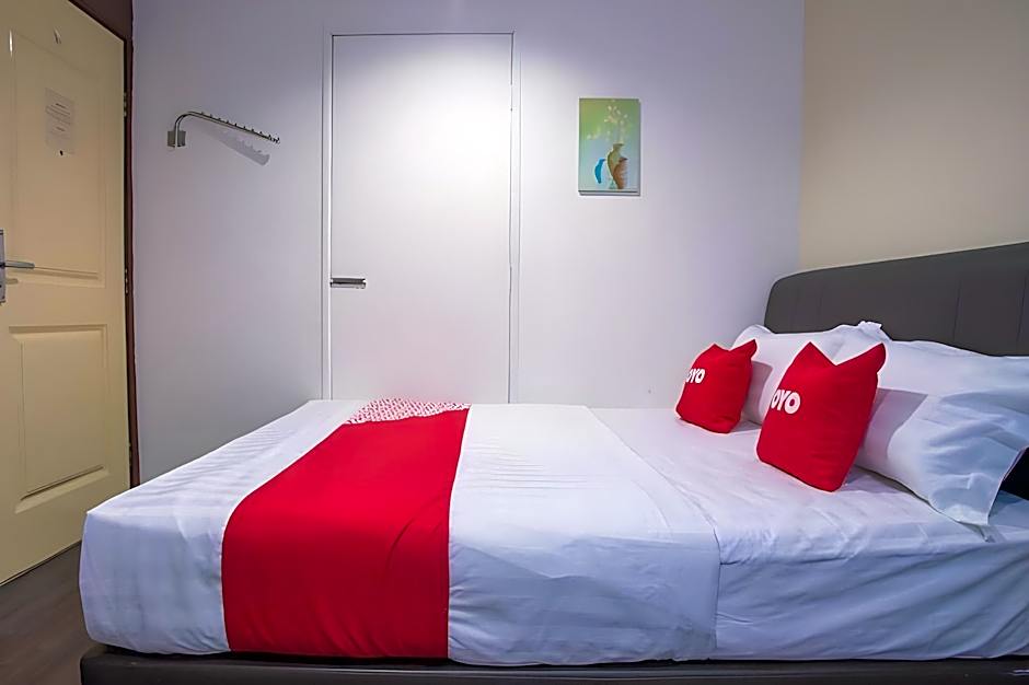 Hotel O Taj (seksyen 13)