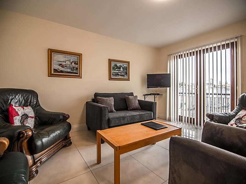 Donegan Court Aparthotel