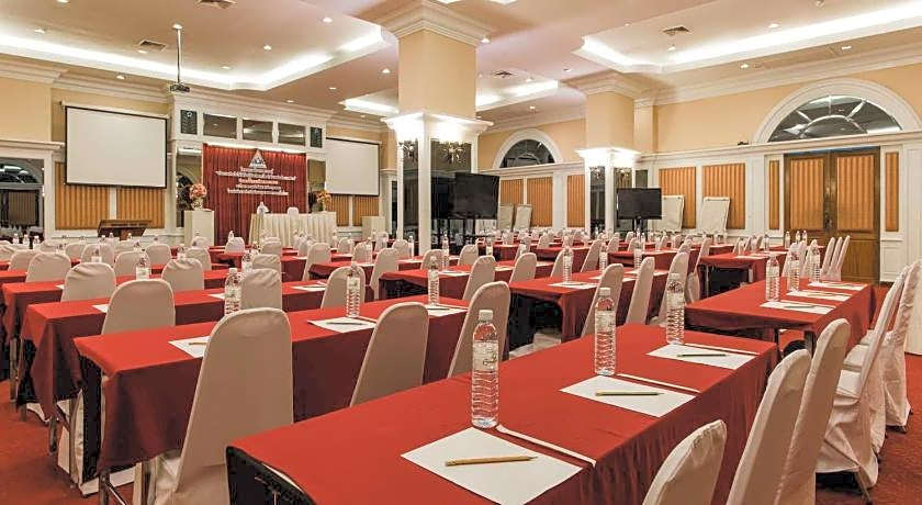 Convenient Park Bangkok Hotel