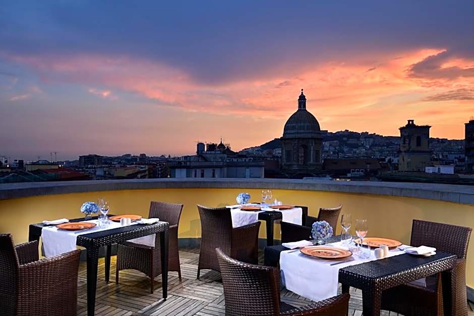 UNA HOTELS Napoli