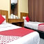 OYO 89877 Sun Triang Hotel