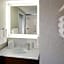 Hampton Inn By Hilton And Suites Atlanta Airport