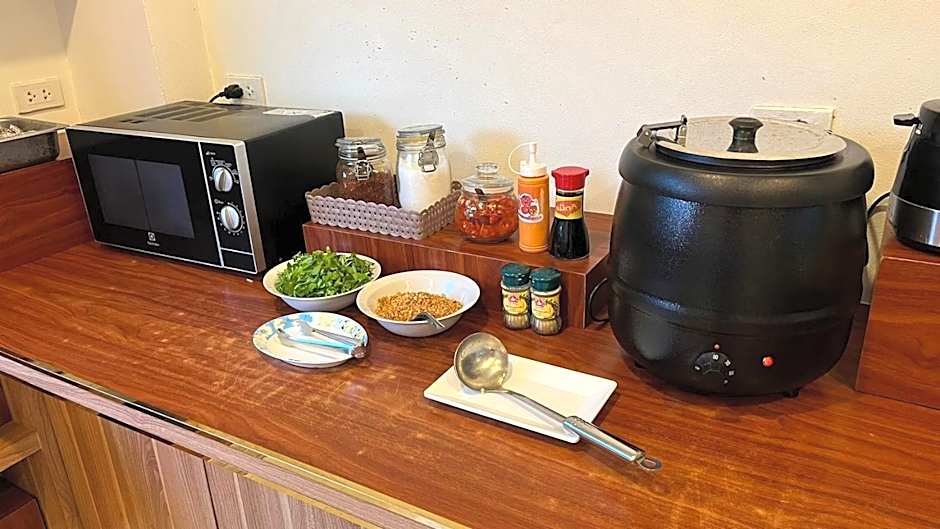 The charlotte smart hotel lopburi