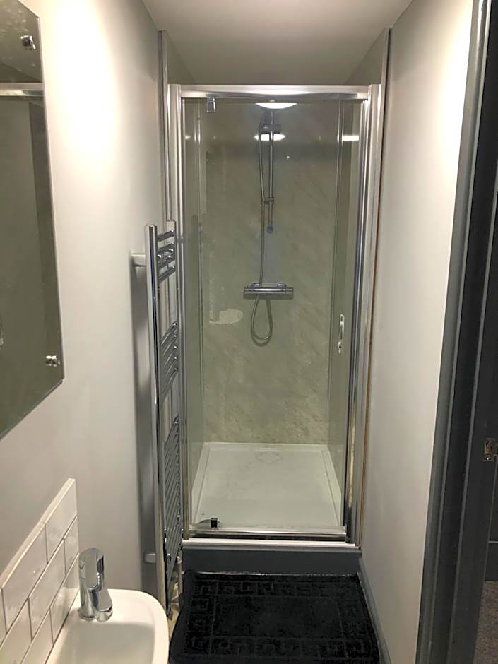 Gate Lodge - Private En-suite rooms, Kings Lynn, central location