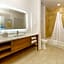 Comfort Suites University Drive