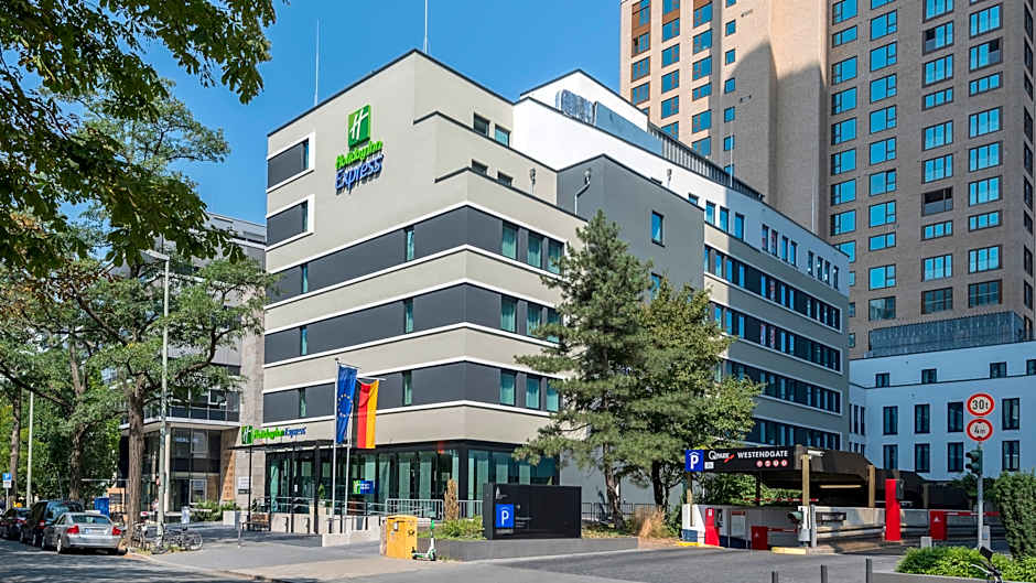 Premier Inn Frankfurt Westend Hotel