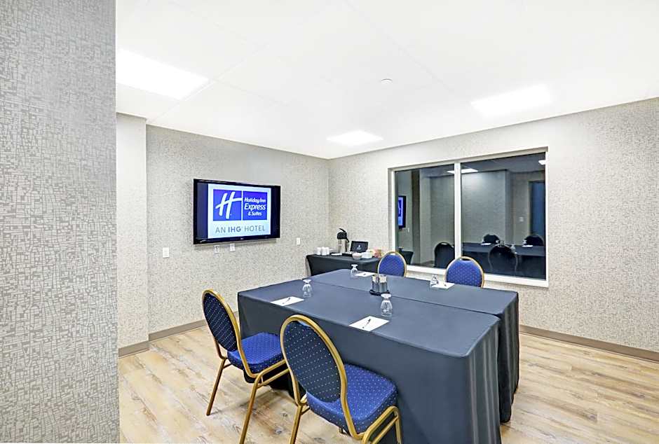 Holiday Inn Express Hotel & Suites - Woodstock By IHG