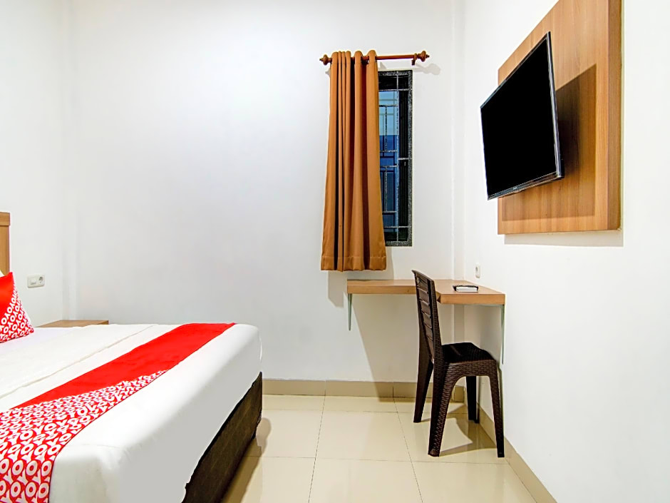 OYO 90233 The Shine Residence