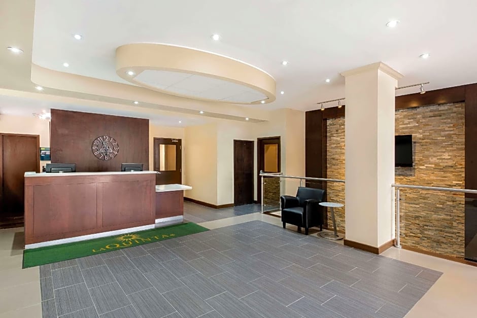La Quinta Inn & Suites by Wyndham Oshawa